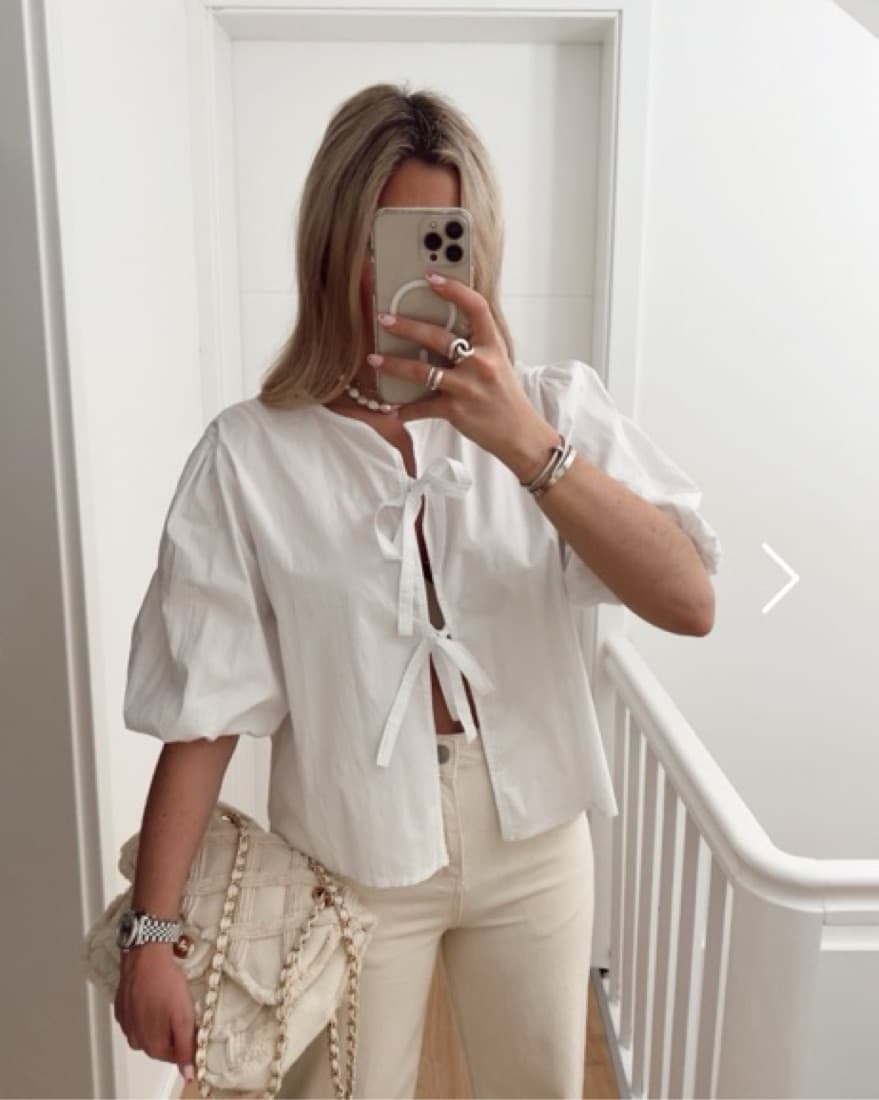 White puff sleeve bow blouse - Image 2