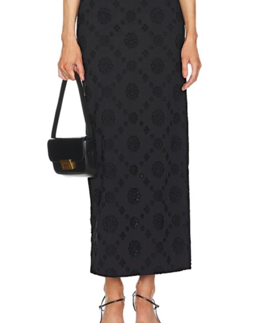 Helsa Black Eyelit Set - Image 5