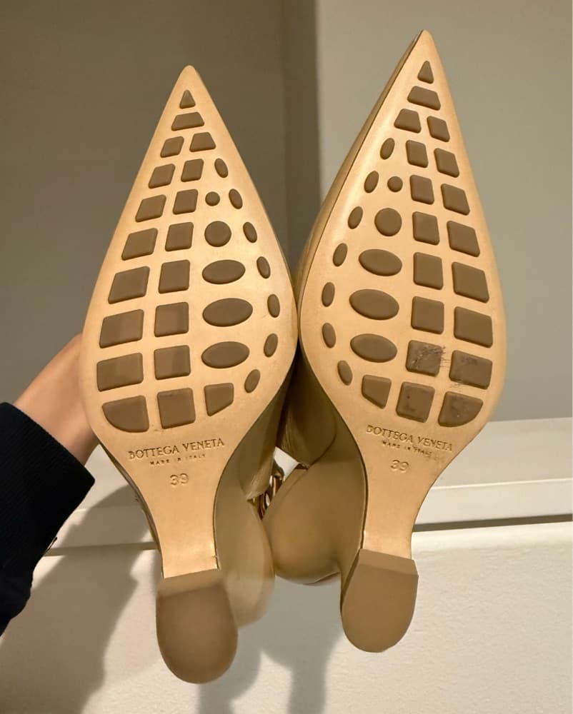 Bottega Veneta Nude Pumps - Image 5