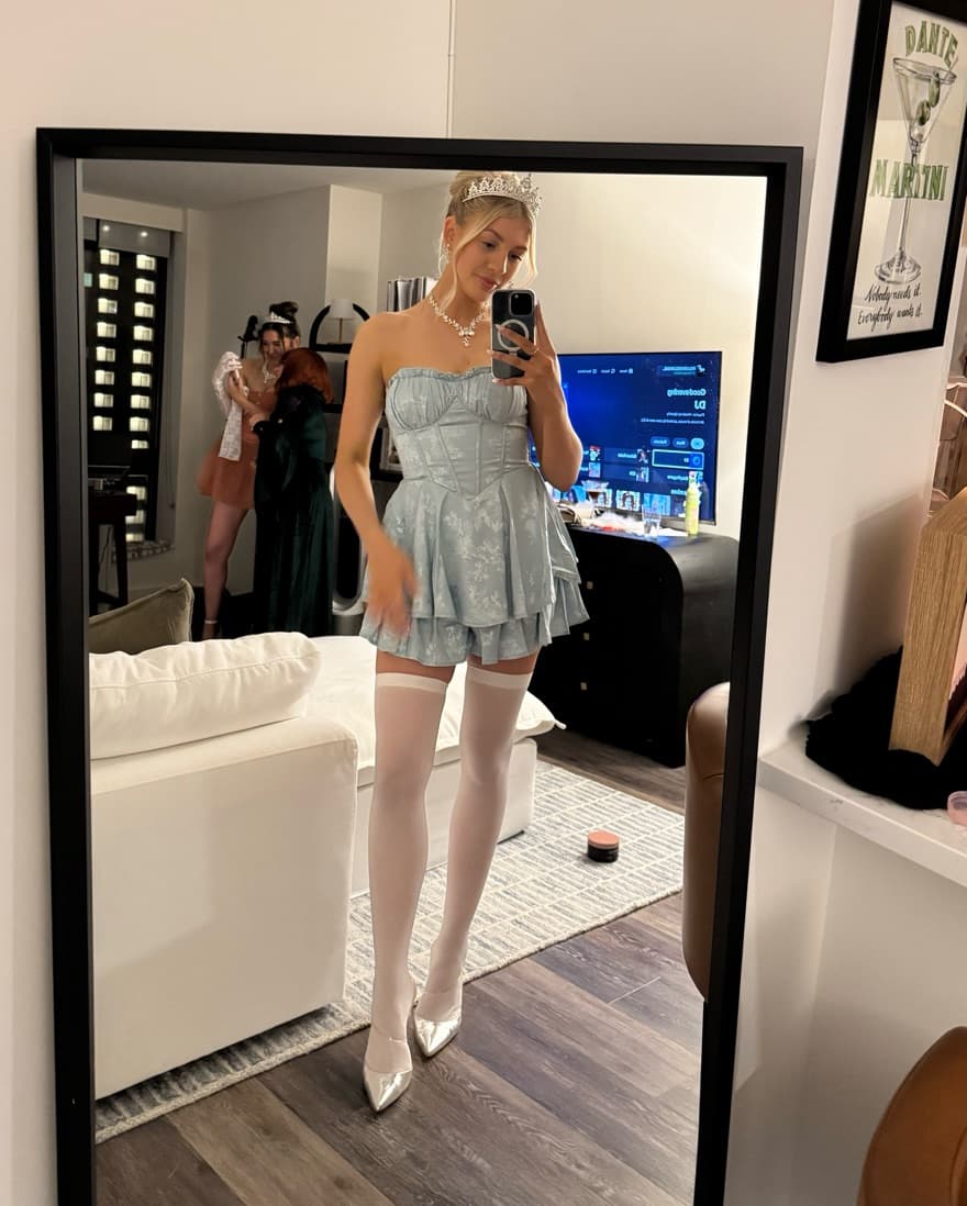 Halloween Bridgerton / Cinderella  - Image 2