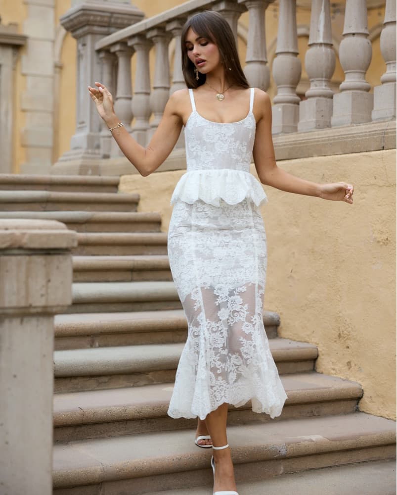 Elegant Lace Peplum Skirt And Top Set  - Image 2