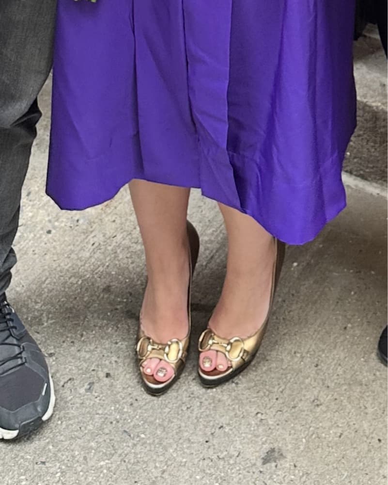 gold Gucci heels - Image 1