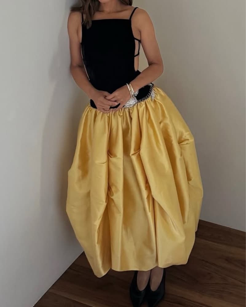 Elegant Two-Tone Satin Gown - Image 4