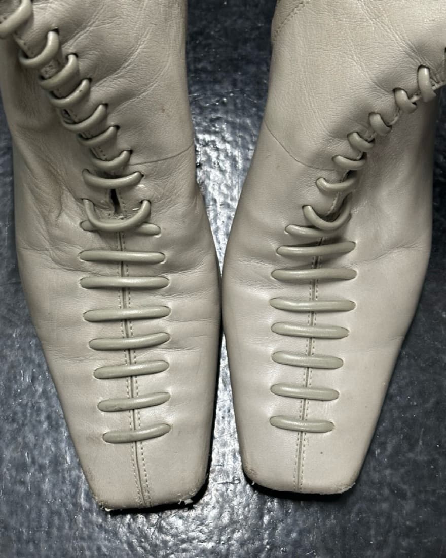 Gray Heels  - Image 2