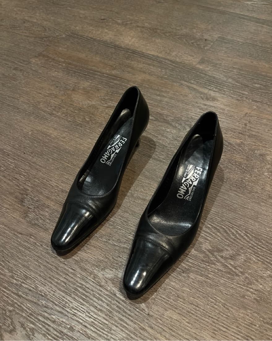 ferragamo kitten heels - Image 1