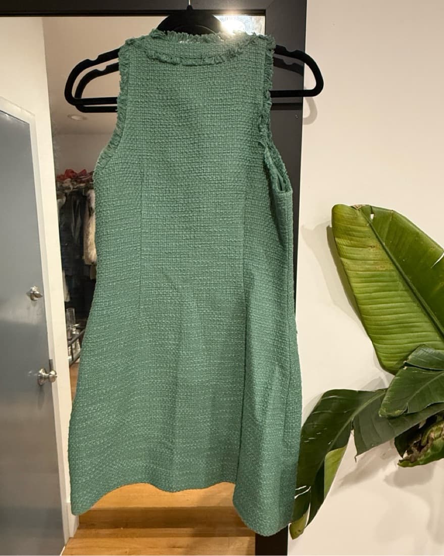 Textured Green Sleeveless Dress - Image 4