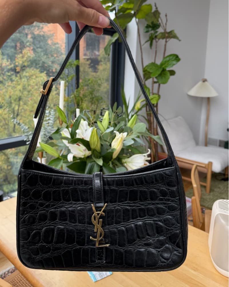 YSL LE 5 À 7 IN CROCODILE-EMBOSSED - Image 1