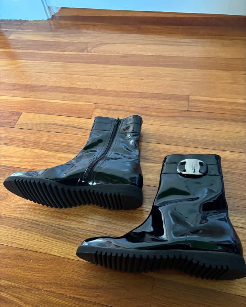 Chic Patent Leather Ankle Boots - Image 1