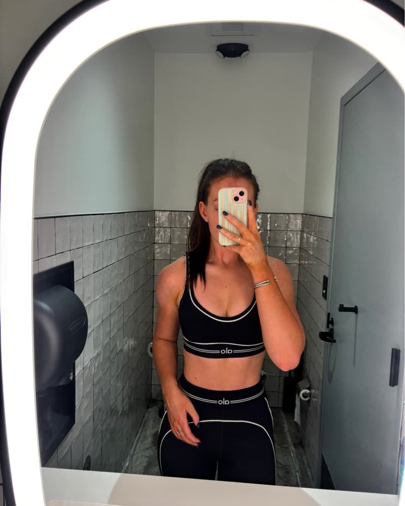 Alo Yoga Workout Set - Image 2