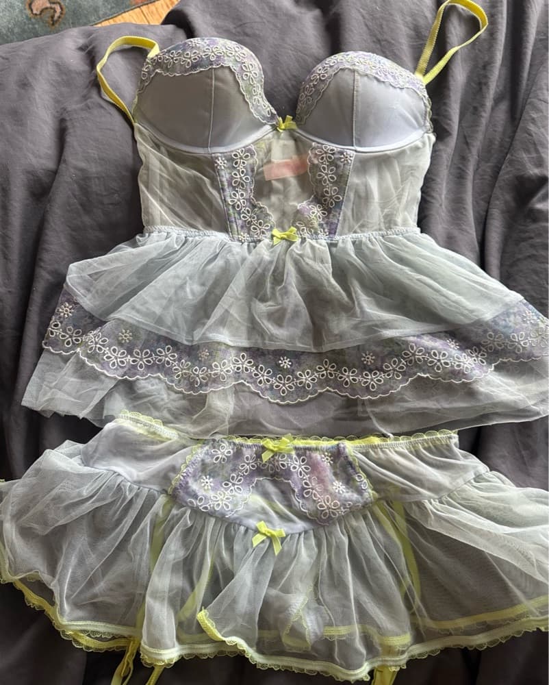 Lilac Lace VS Corset & Garter Skirt  - Image 6