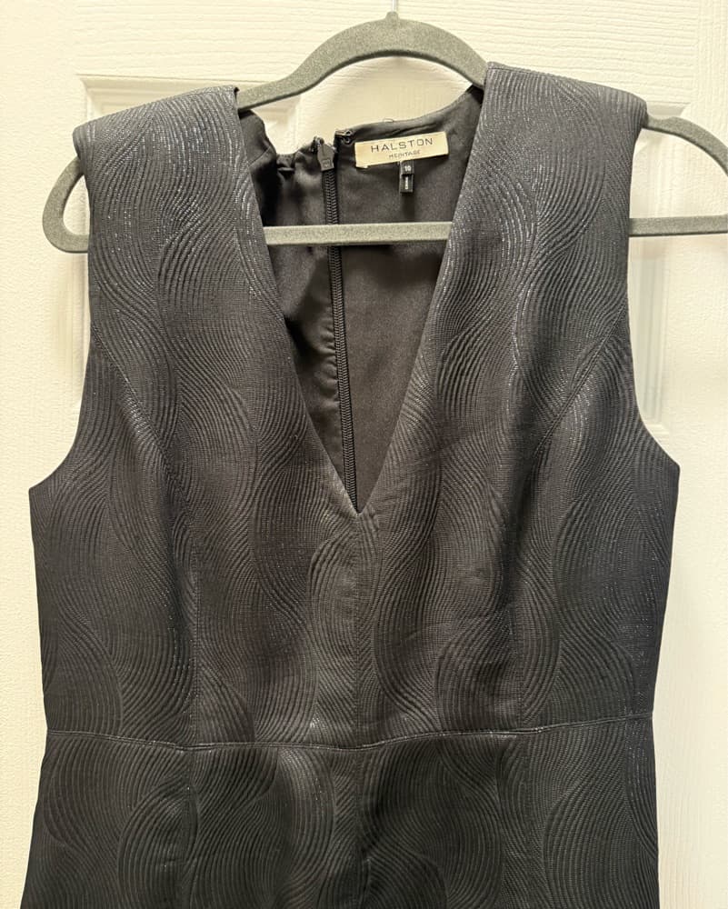 Halston Heritage V-Neck Gown Size 10 - Image 4