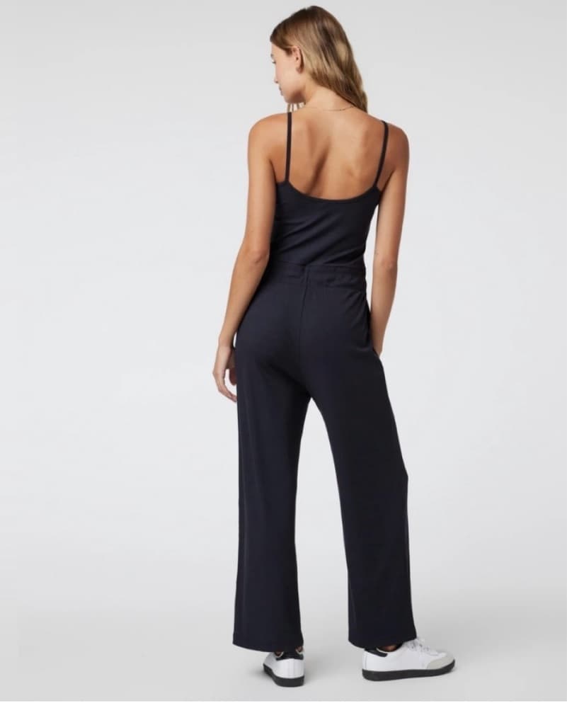 Chic Black Jumpsuit with Cinched Waist - Image 5