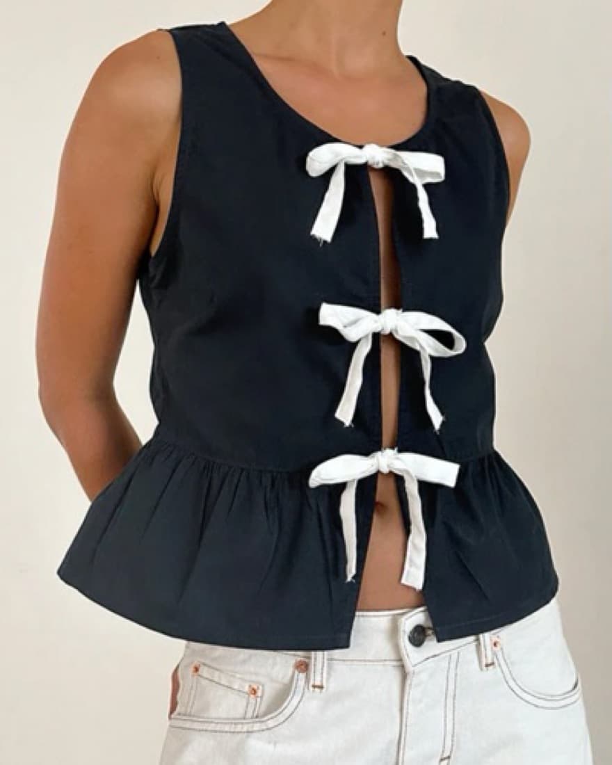 Motel Ryoti Top In Tap Show Black With O - Image 2