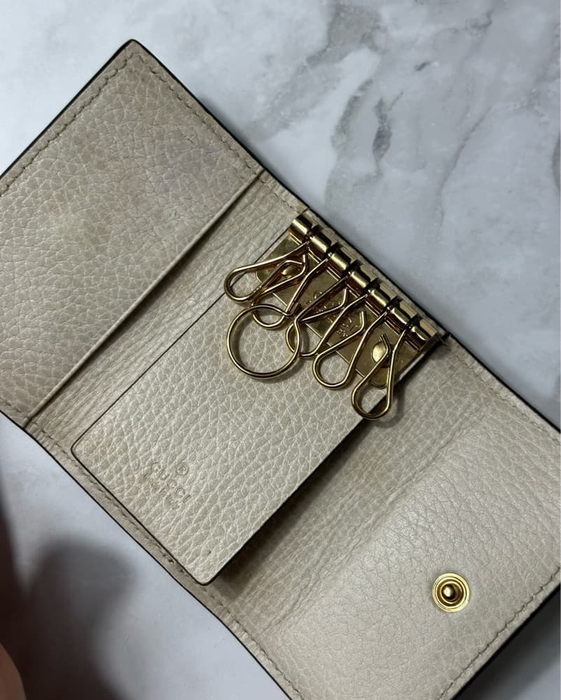 Gucci GG Marmont 6 Key Holder  - Image 6