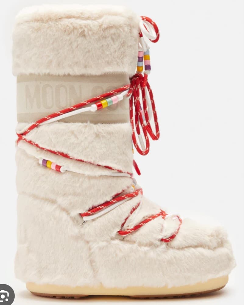 Moon Boot Icon Faix Fur Beads  - Image 1