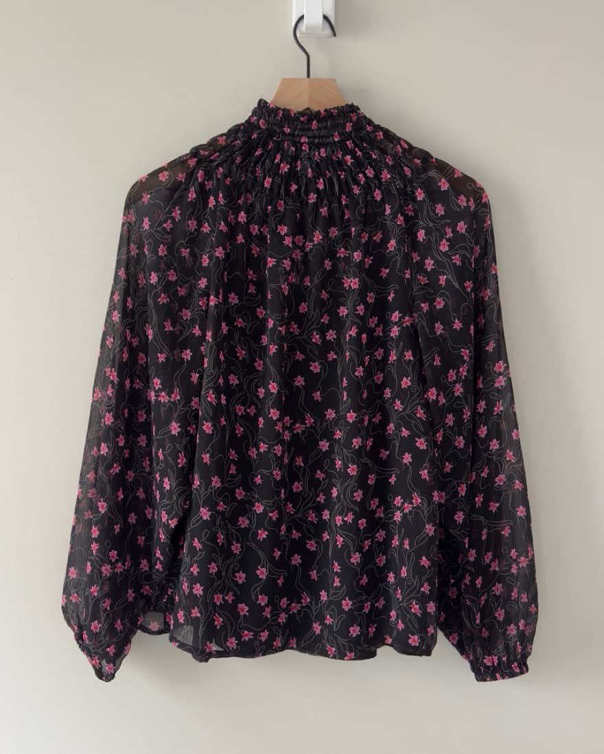 Elizabeth and James Smocked Neck Top S - Image 5