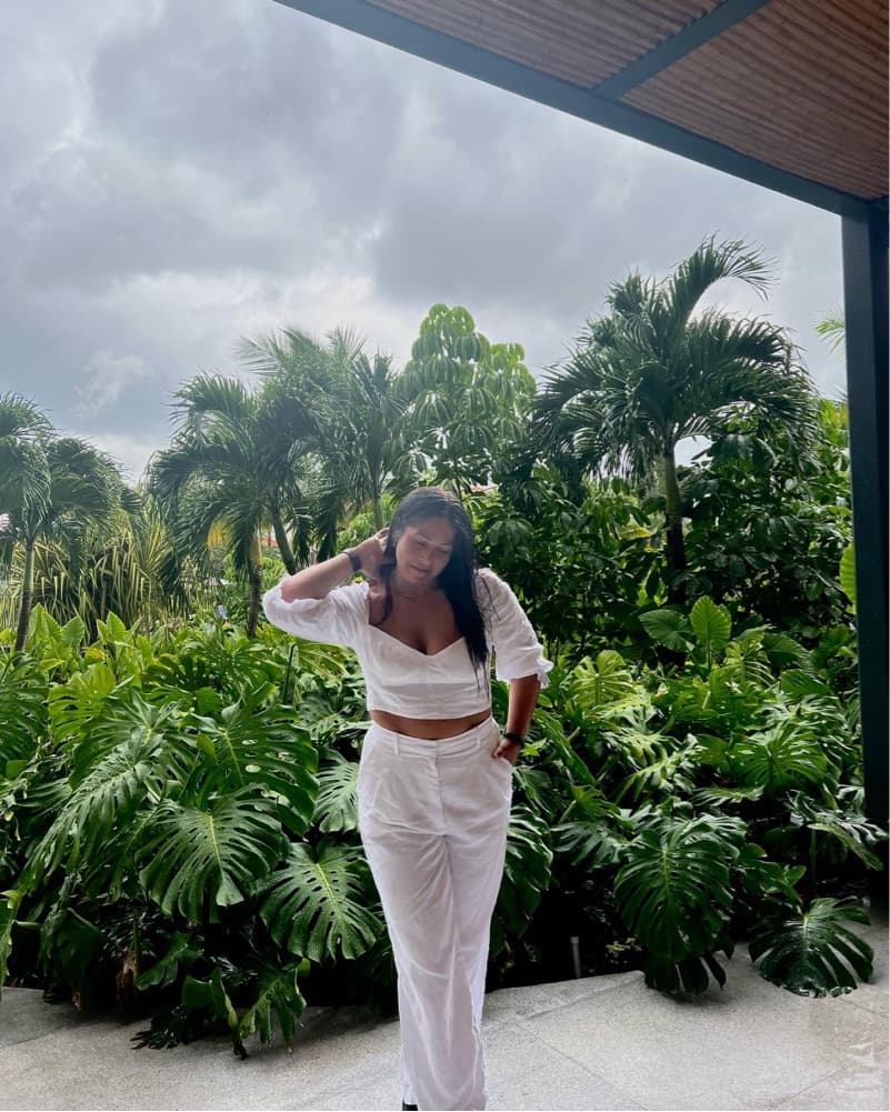 Aritzia Linen Cropped White Blouse - Image 4