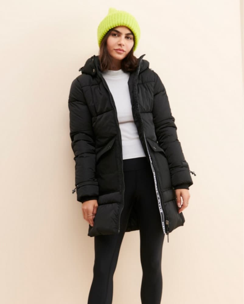Sleek Black Puffer Coat - Image 1