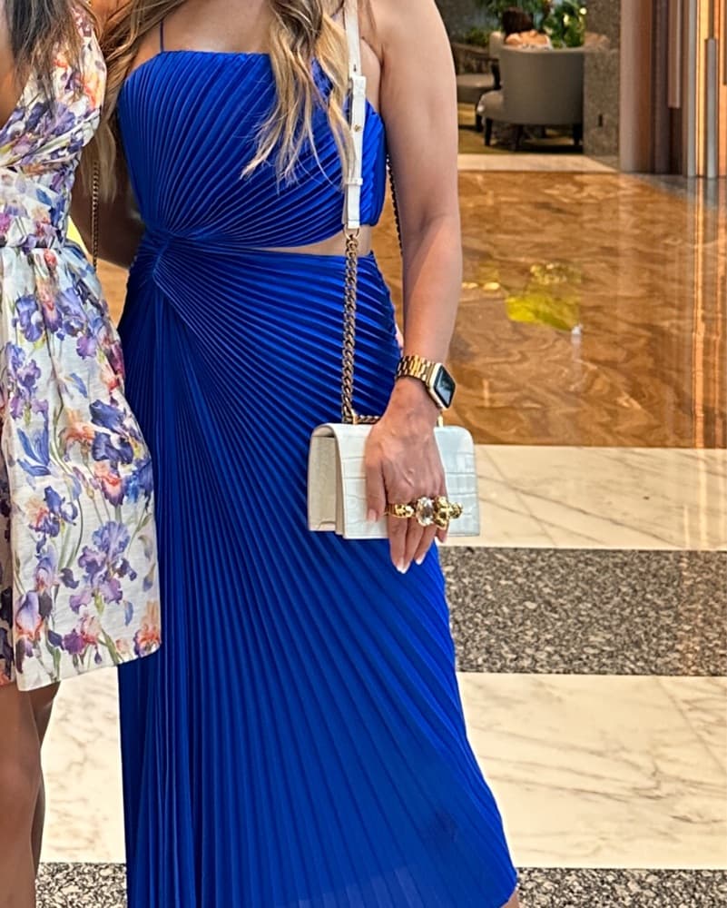 Vibrant Blue Pleated Midi Dress - Image 4
