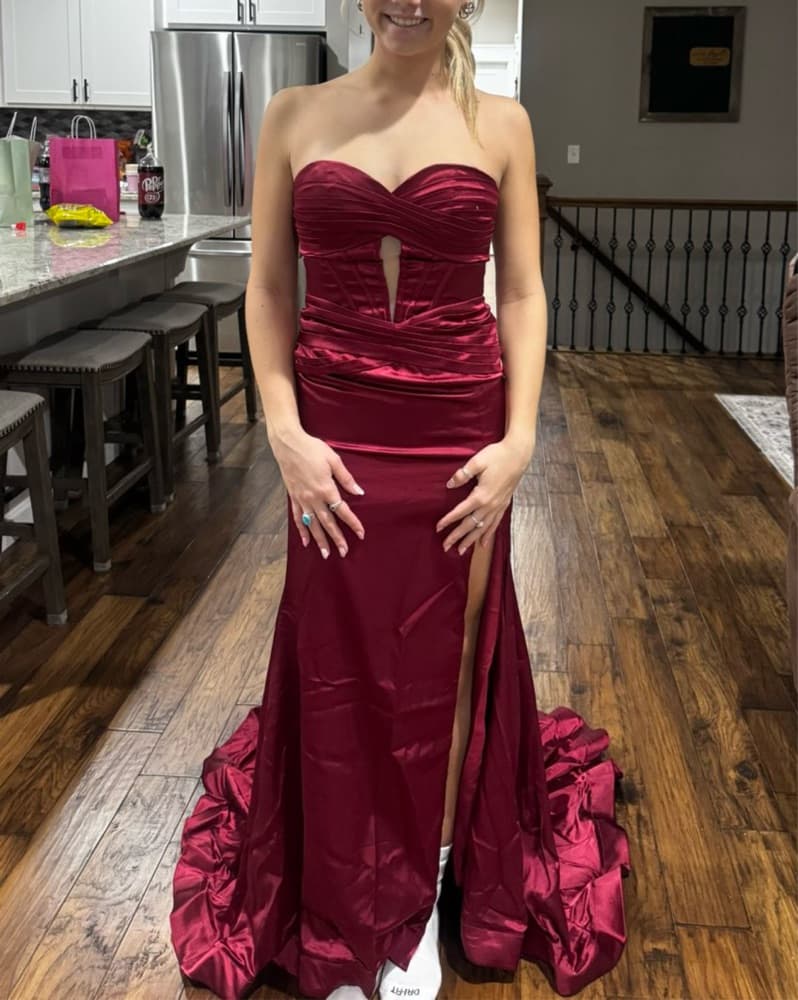 Strapless Maroon Prom dress - Image 1