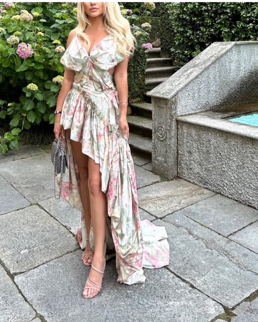 Gorgeous And Unique Gown  - Image 2