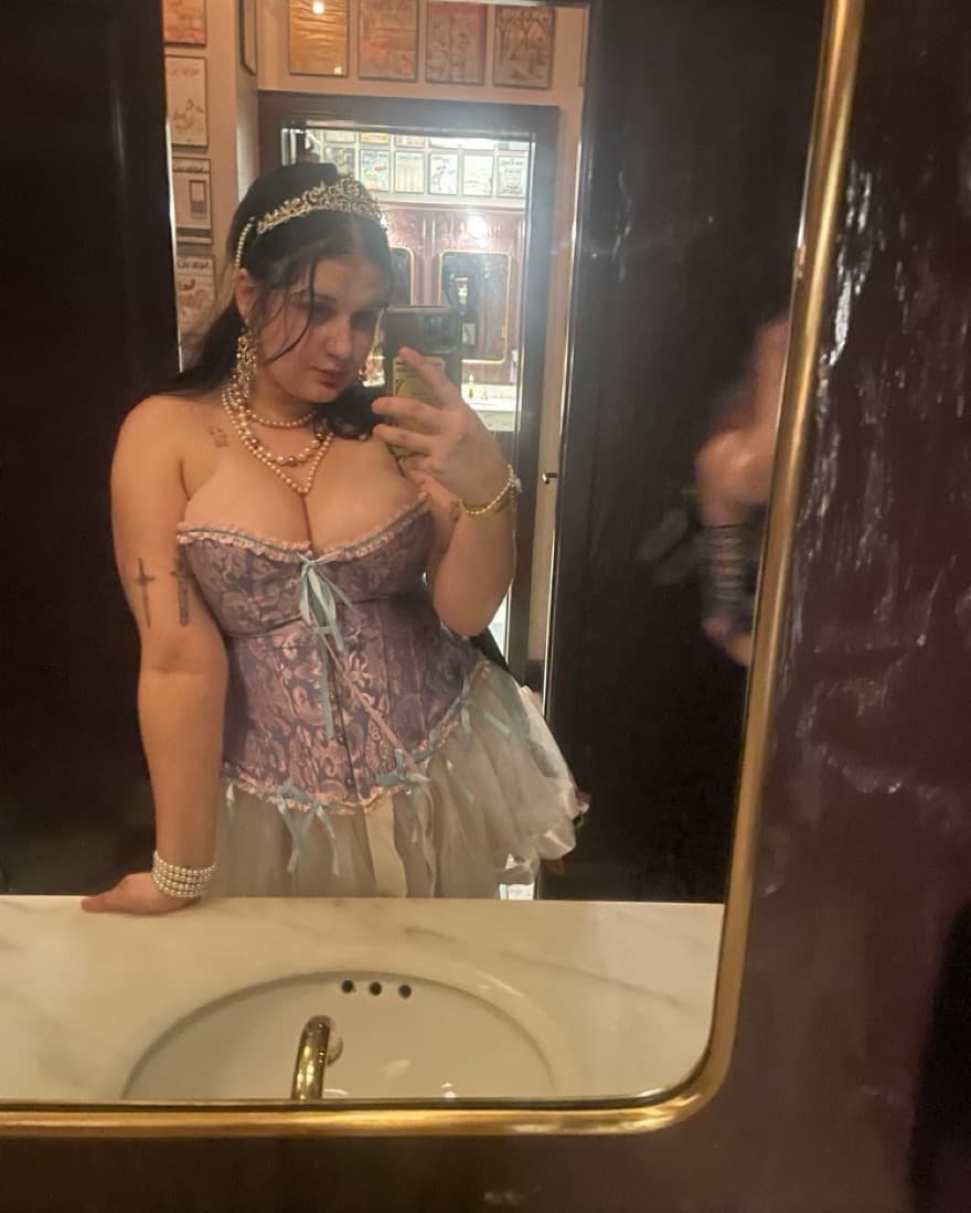 Elegant Lavender Corset — Fits Big 🍒!  - Image 4