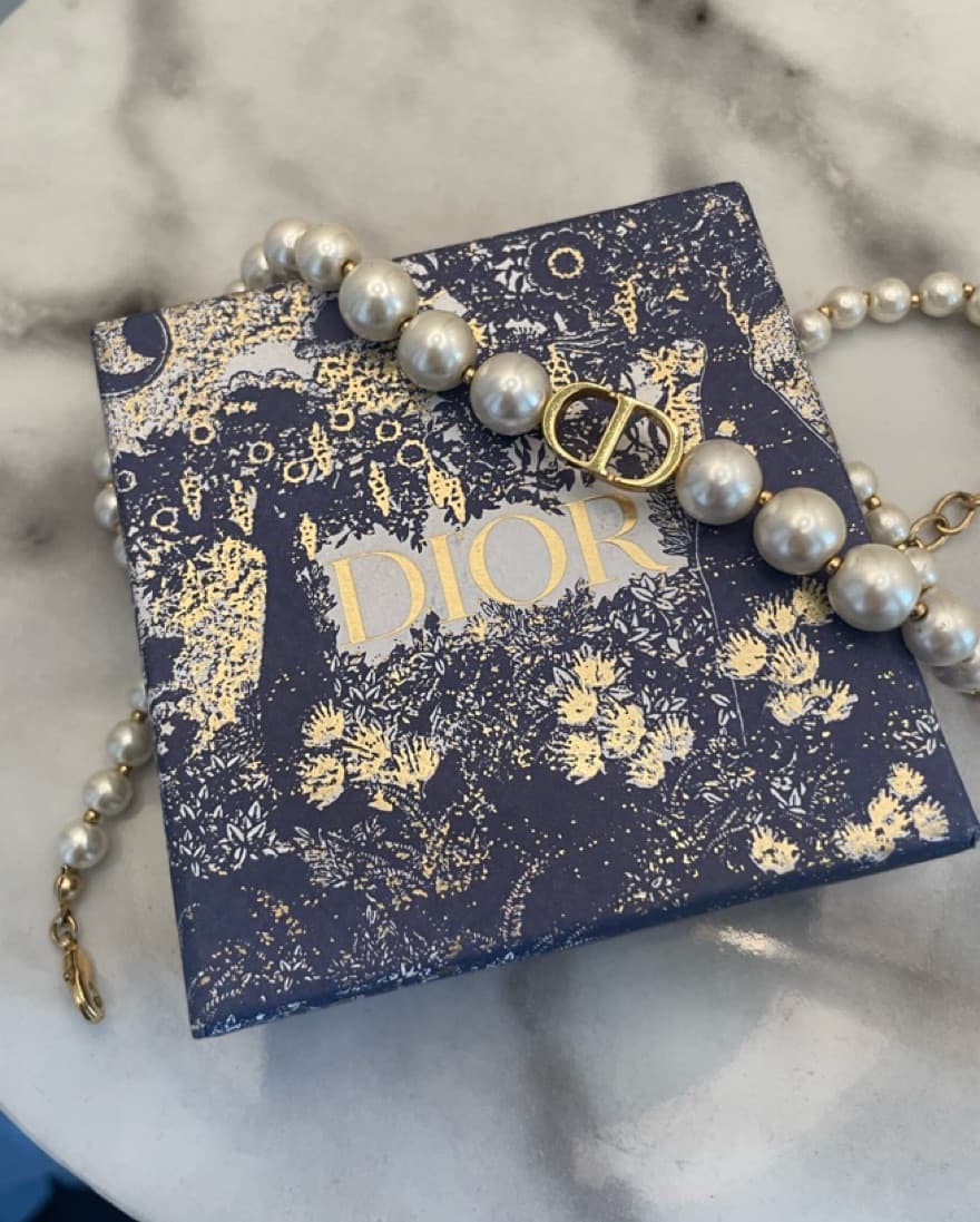 Dior Authenticated Pearl Necklace - Image 3