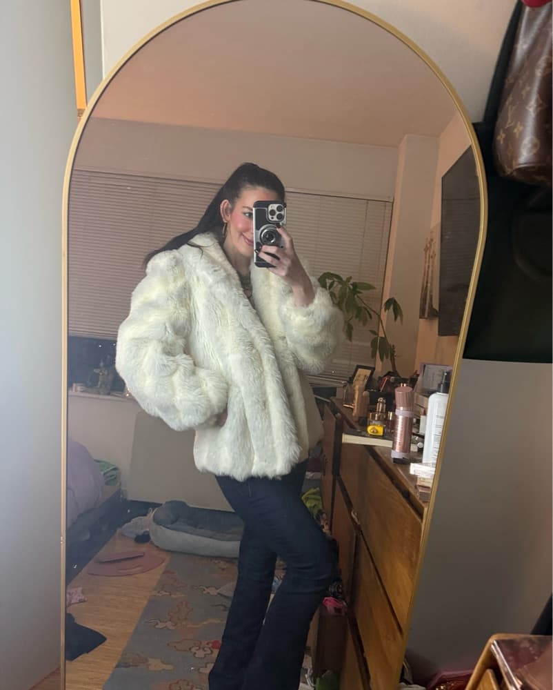 Luxurious Vintage Faux Fur Jacket - Image 5