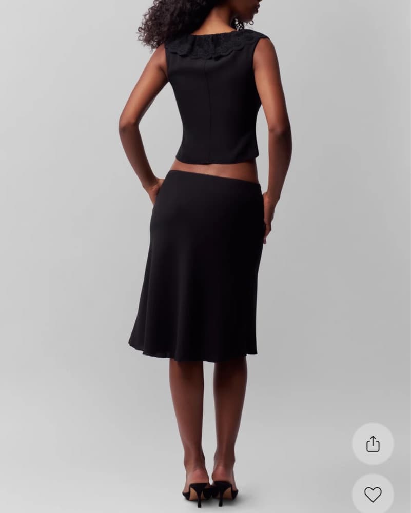 Chic Black Flared Skirt - Image 4