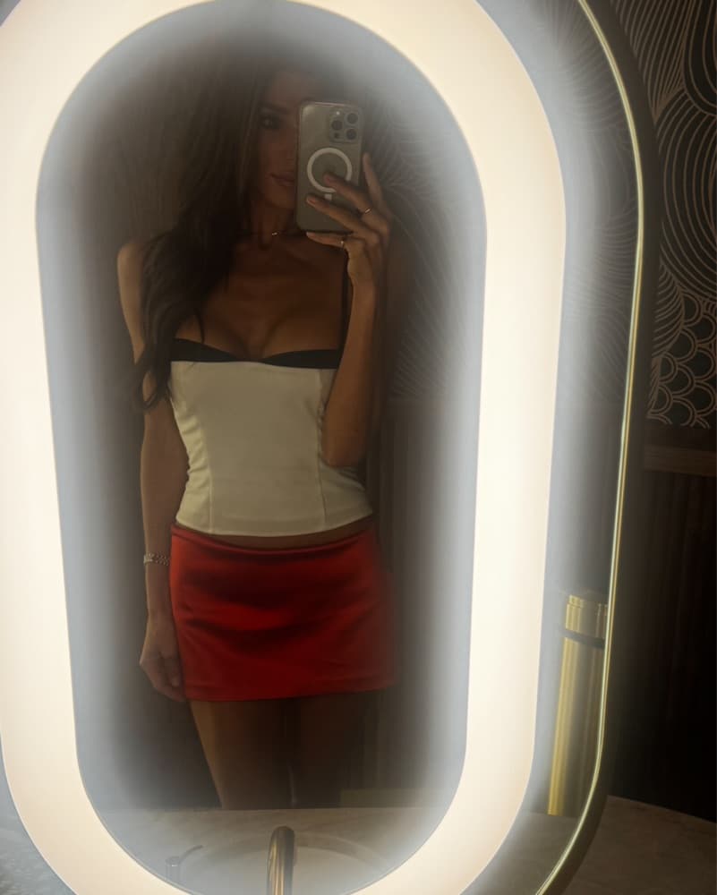 Chic Melanie Cami Top - Image 1