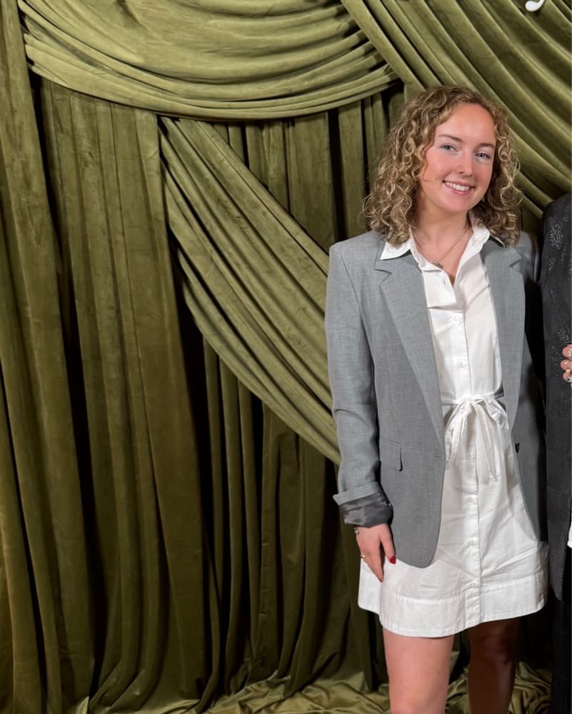 Aritzia Gray Blazer - Image 2