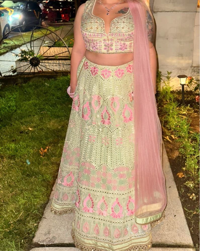 Elegant Floral Embroidered Sari - Image 1