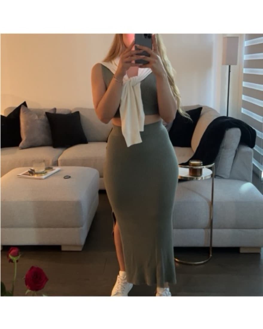 Elegant Top And Skirt with Thigh Slit - Image 2