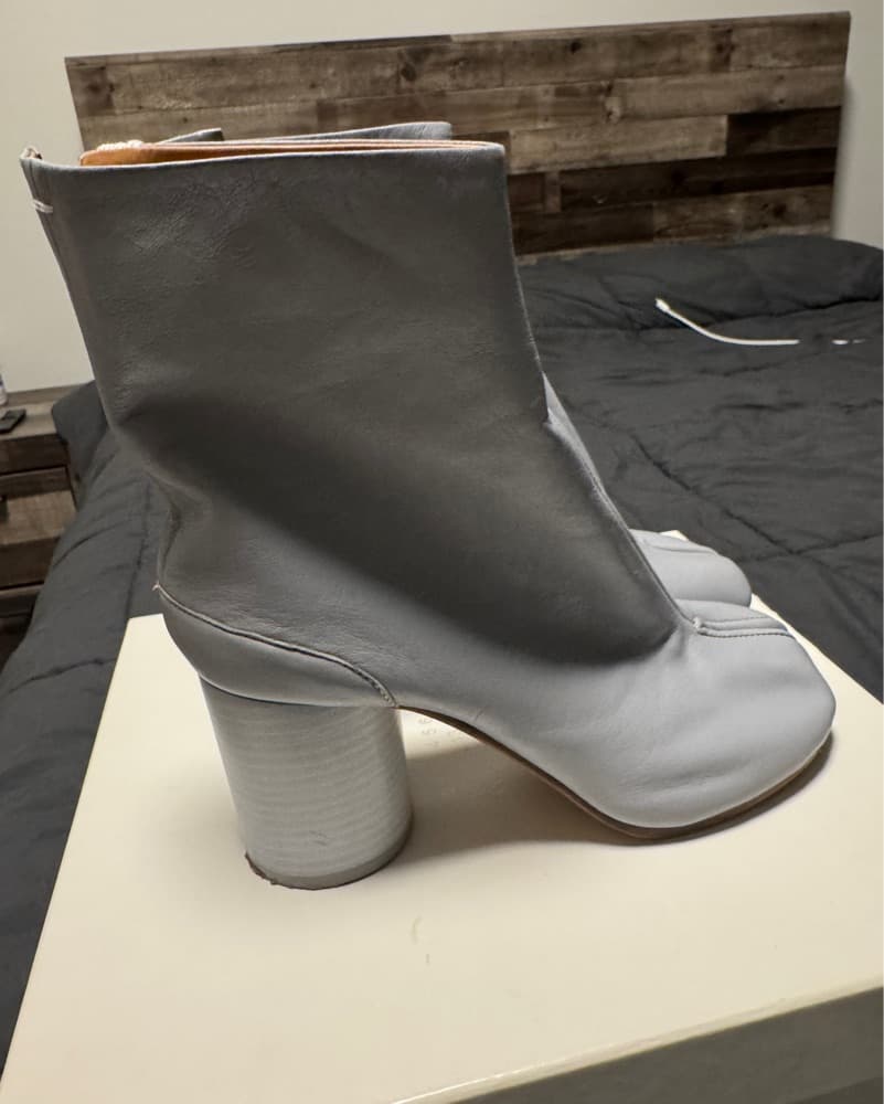 Maison Margiela Grey Tabi Boot (37.5) - Image 3
