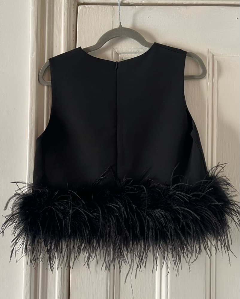 Feather Top Black - Image 5