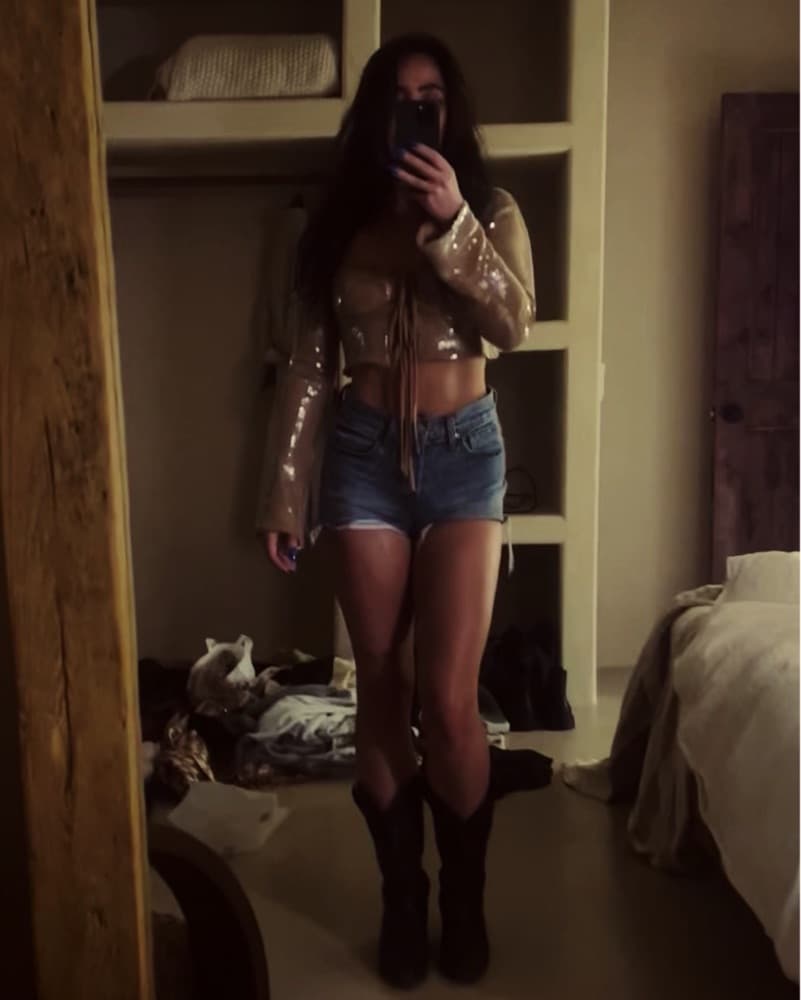 Miss Circle Nude Sequin Skirt Set - Image 6
