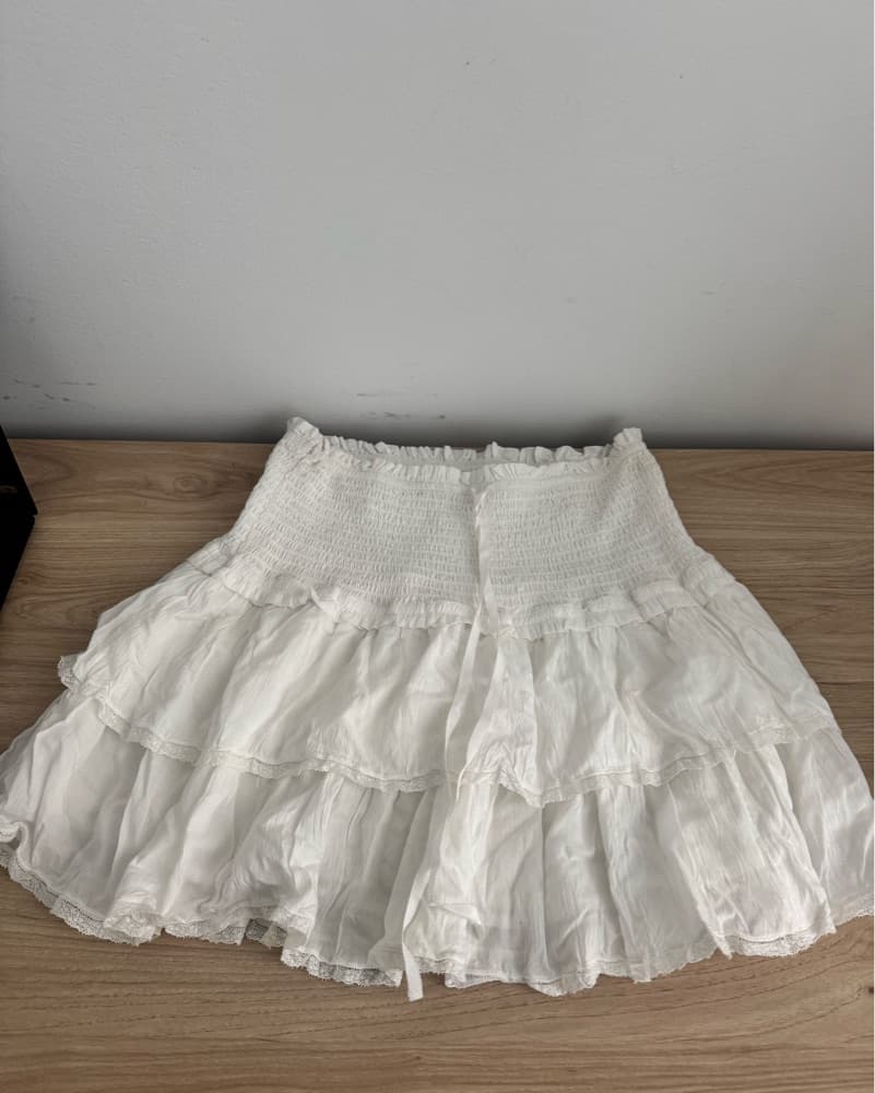 Aritzia White Mini Skirt Size Small - Image 3