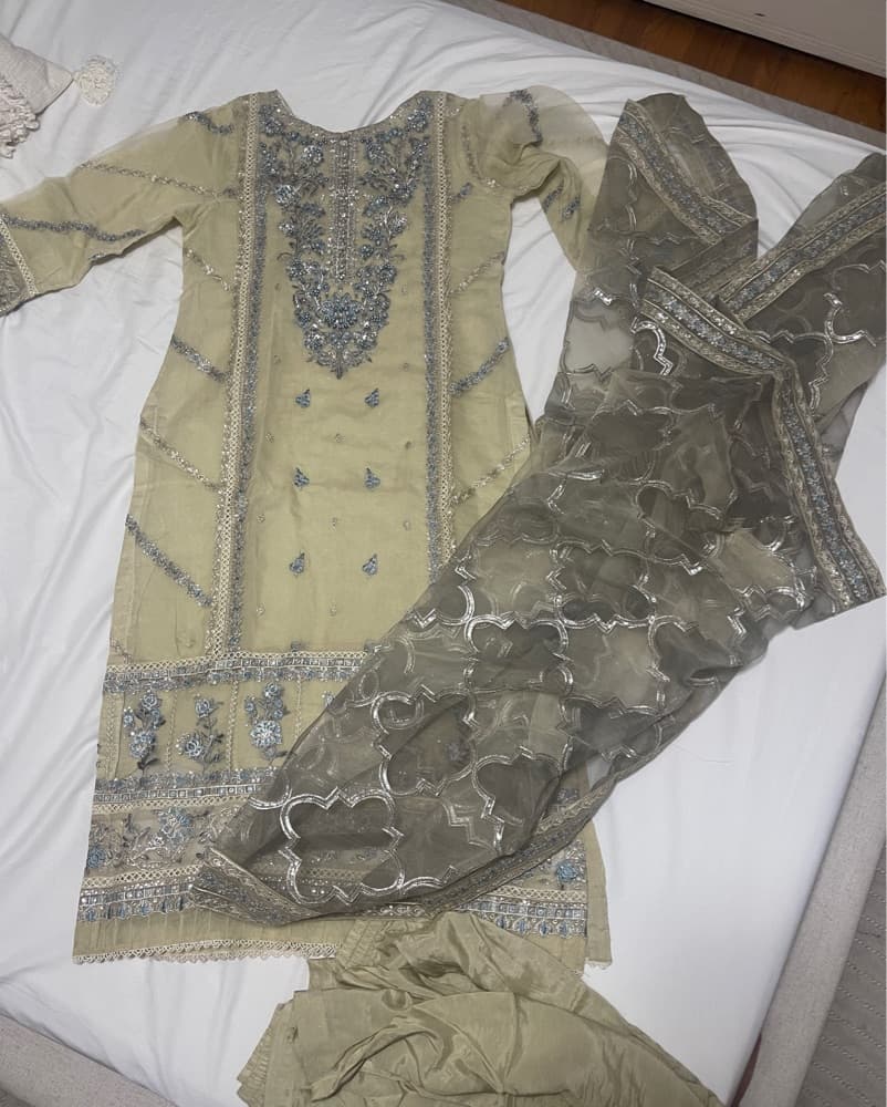 Indian 3 Piece Outfit   - Image 3