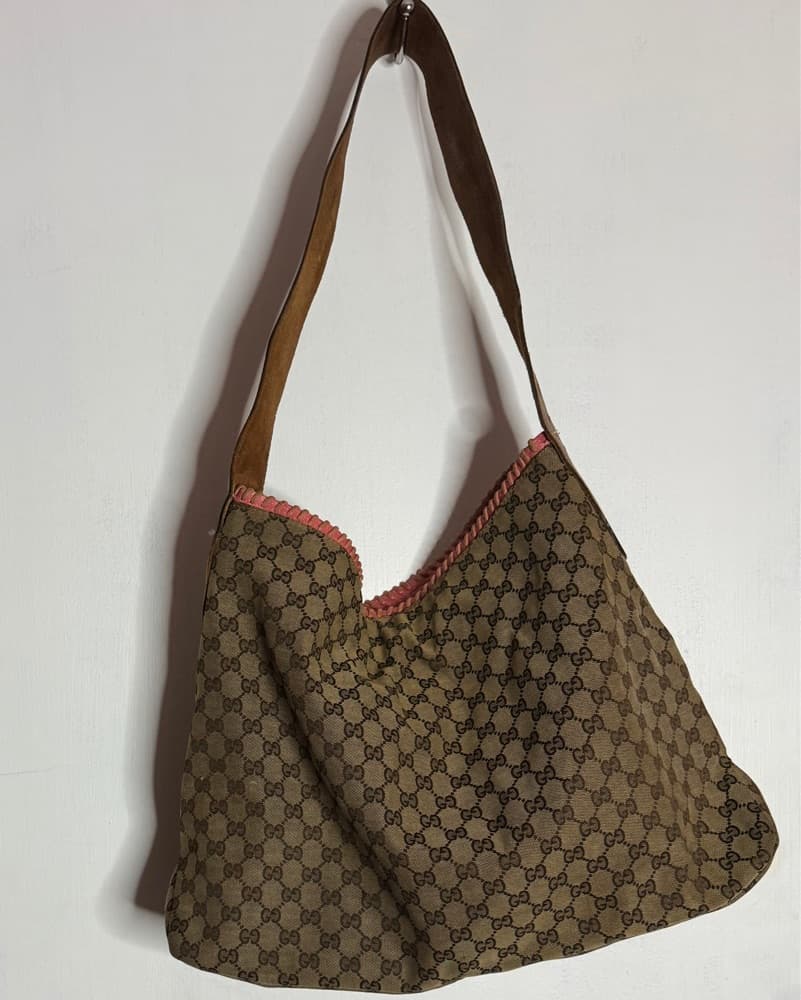 Iconic Gucci Hobo Bag - Image 2