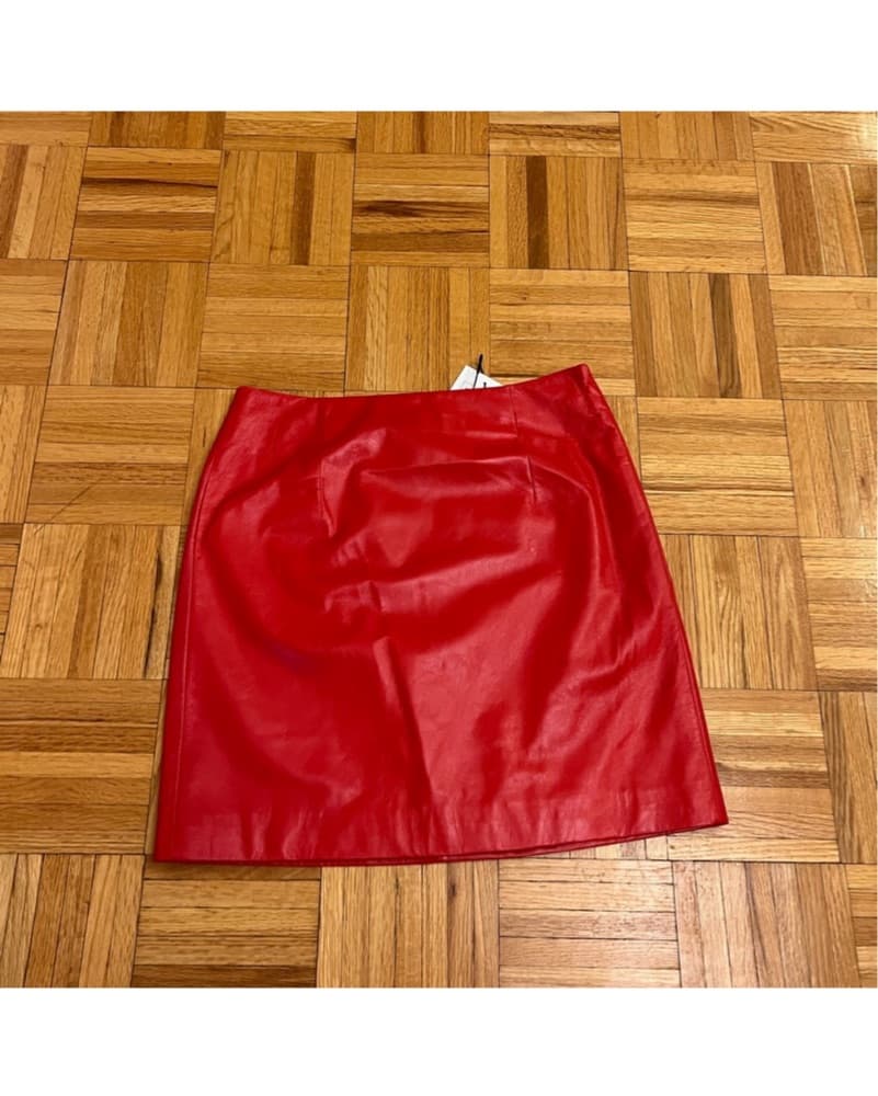 Theory Red Varnish Leather Mini Skirt - Image 3