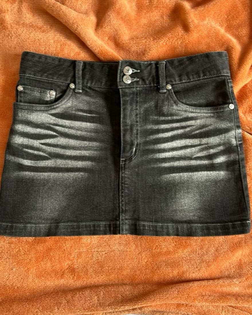 Y2k Black Denim Mini Skirt - Image 2