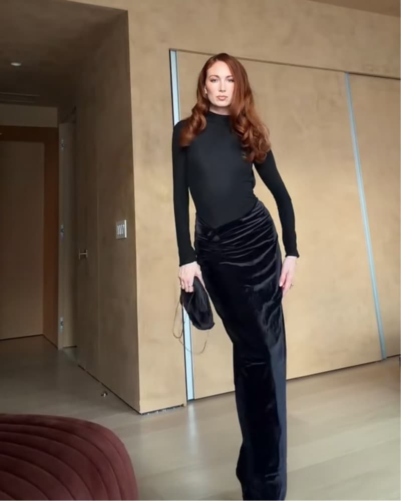 Maygel Coronel Open Back Velvet Dress - Image 2