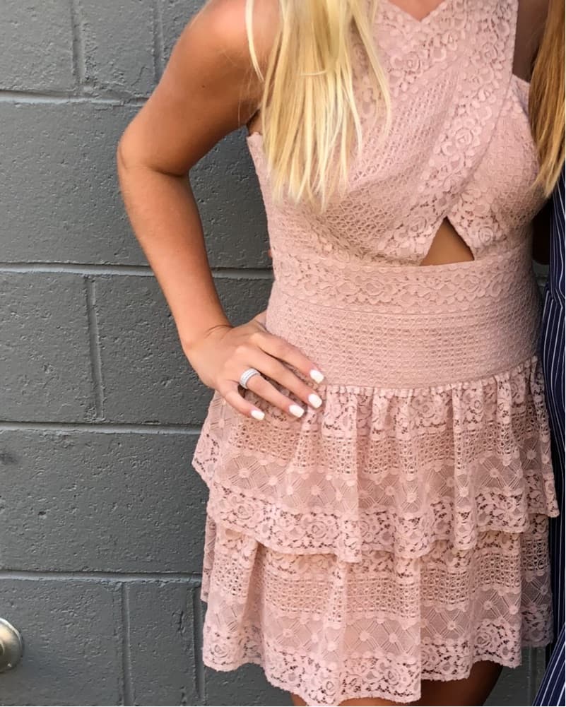 Elegant Tiered Lace Dress - Image 2