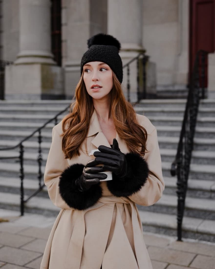 Black Leather & Fox Fur Gloves 🖤 - Image 1