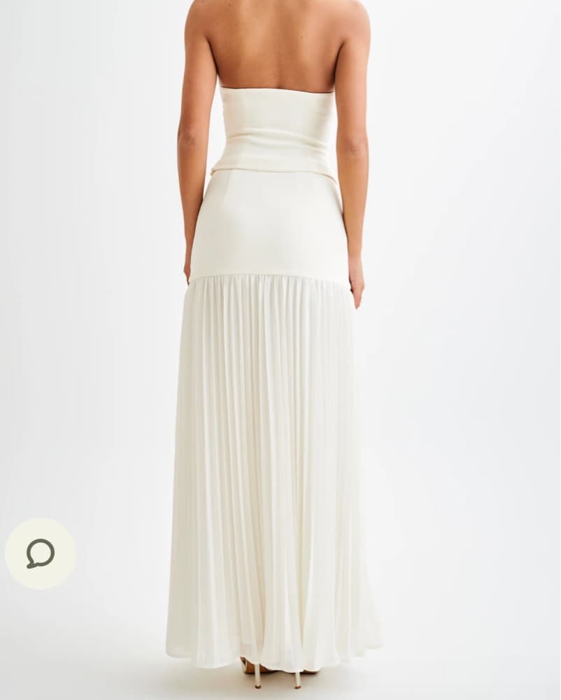 Elegant White Pleated Meshki Set  - Image 2