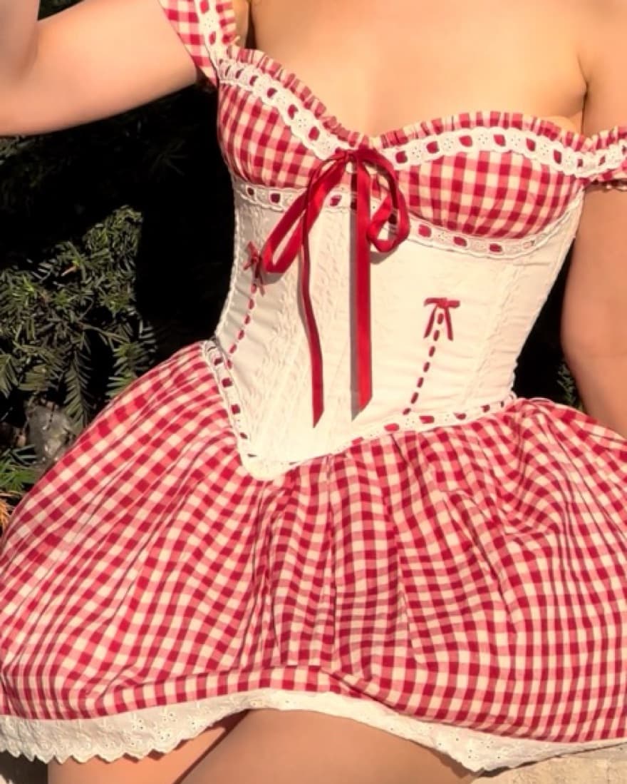 Red Riding Hood Halloween Costume  - Image 2
