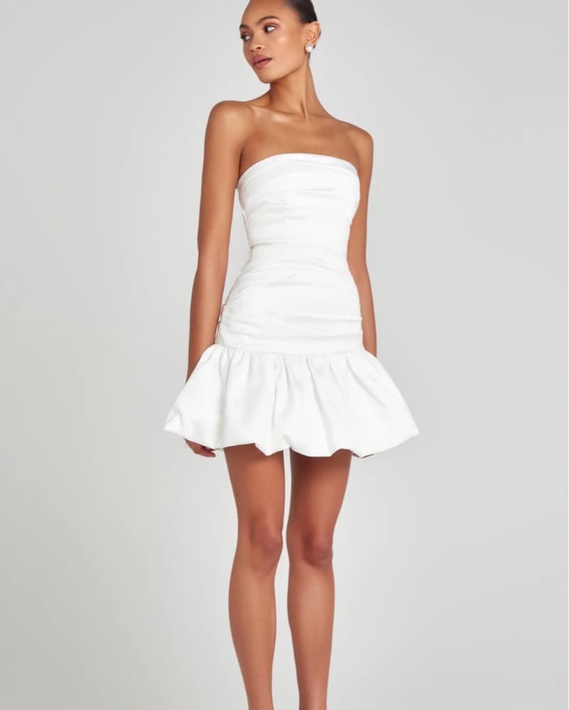 Elegant White Strapless Mini Dress - Image 3