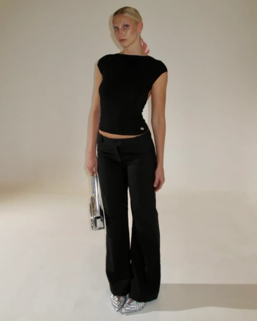 Mode Mischief Backless Tee - Black - Image 2