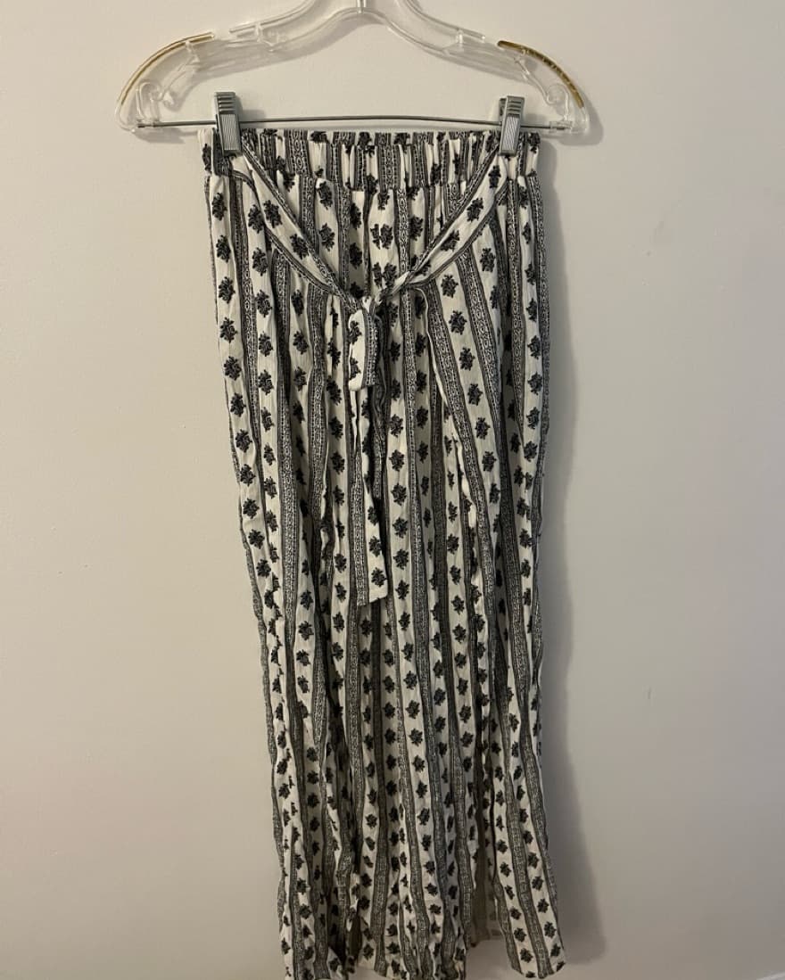 Beachy Set Pants And Crop Top - Image 2