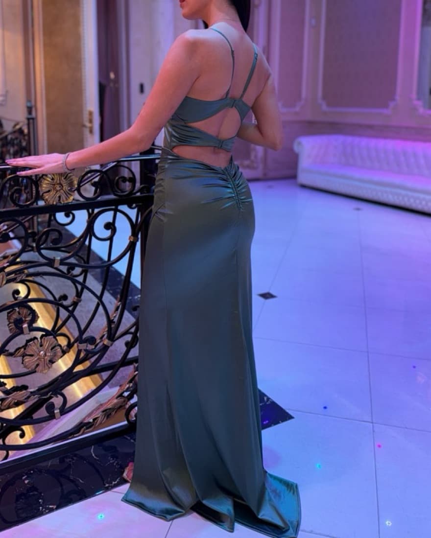 Emerald Corset Gown - Image 4